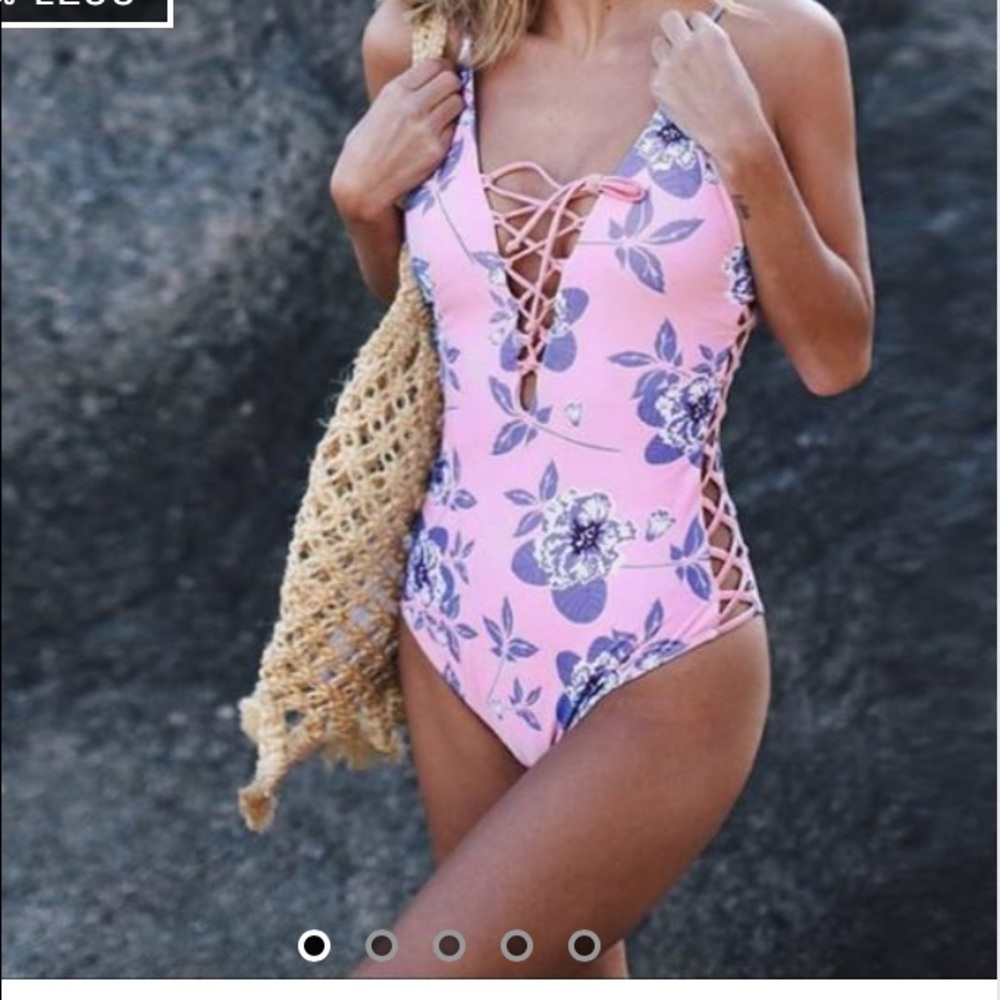 STUNNING brand new swimsuit!!
